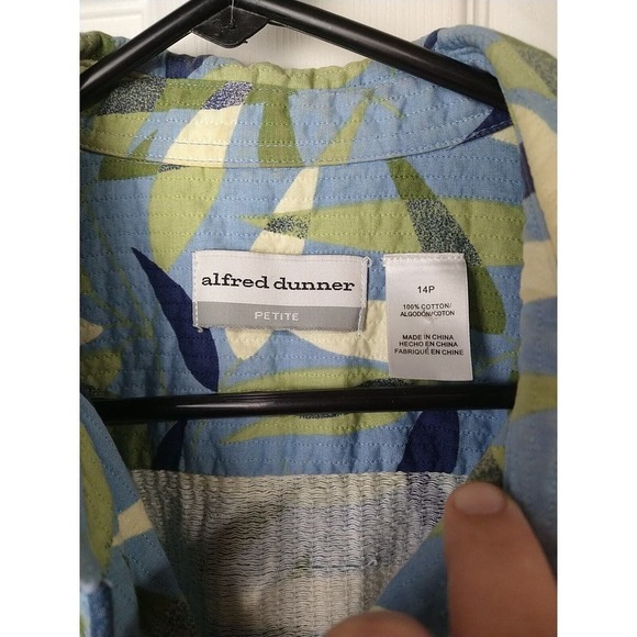 Alfred Dunner Lightweight Quilted Shacket Blue Green Leaf Print. Size 14P - Picture 4 of 12
